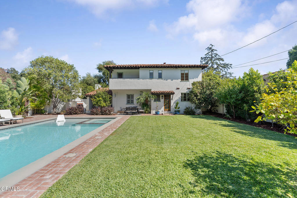 1805 West Drive Drive