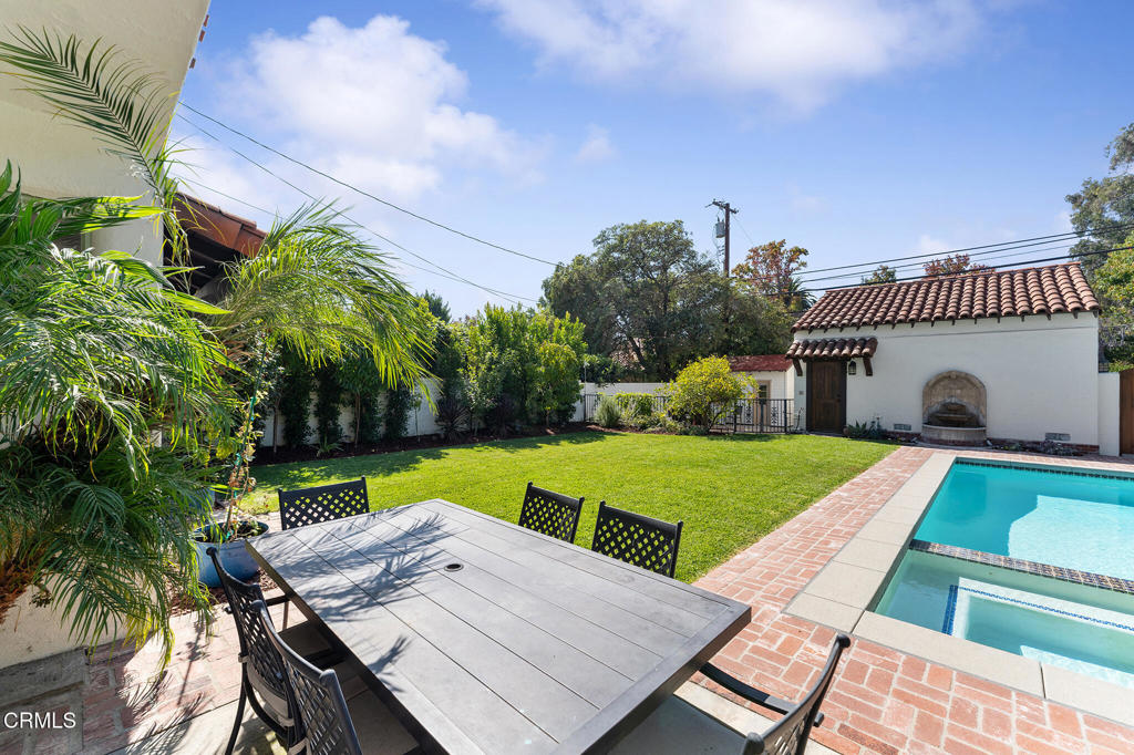 1805 West Drive Drive