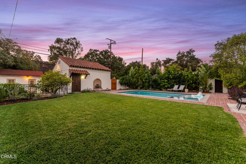 1805 West Drive Drive