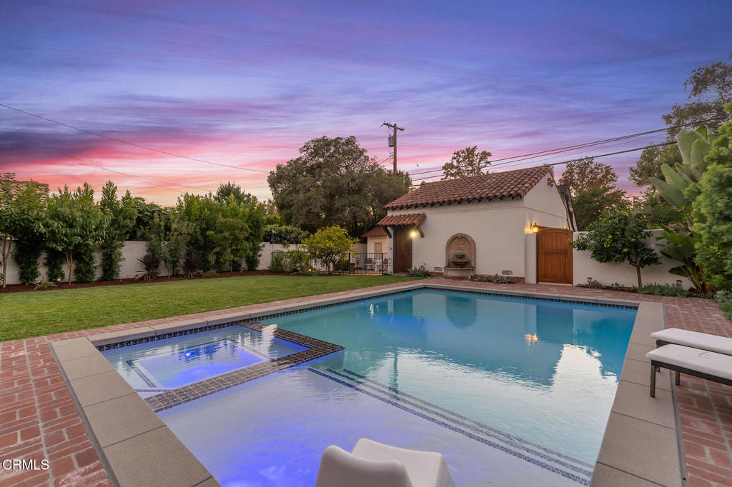 1805 West Drive Drive