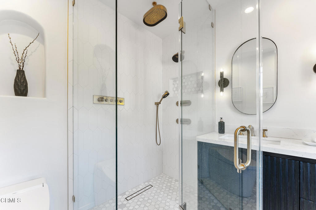 1805 West Drive Drive