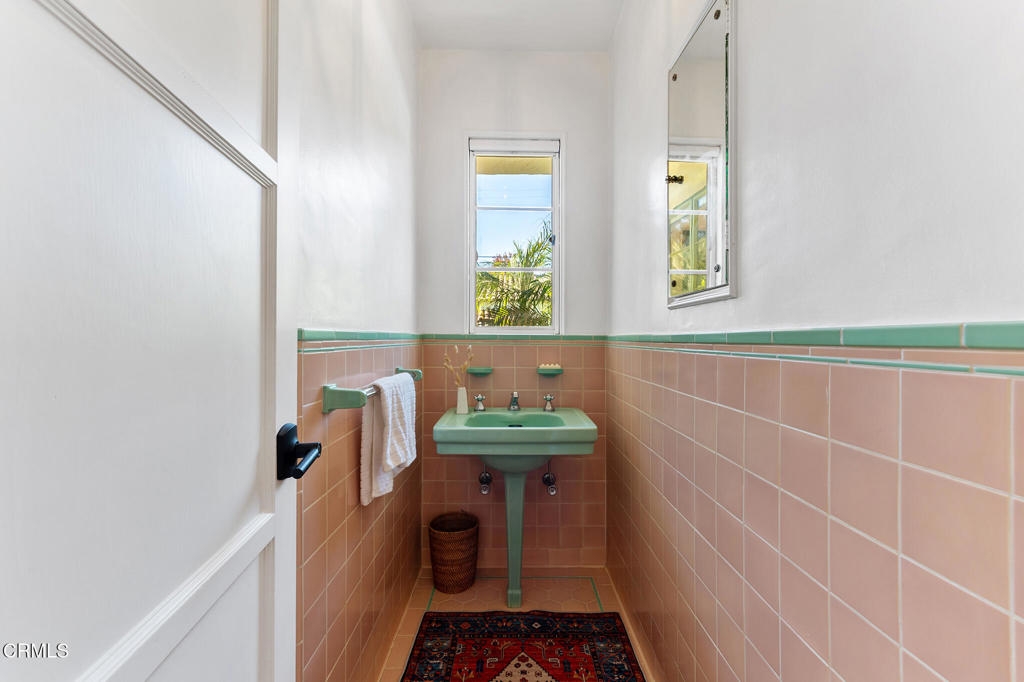 1805 West Drive Drive