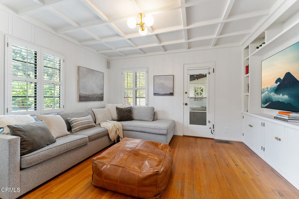 1805 West Drive Drive