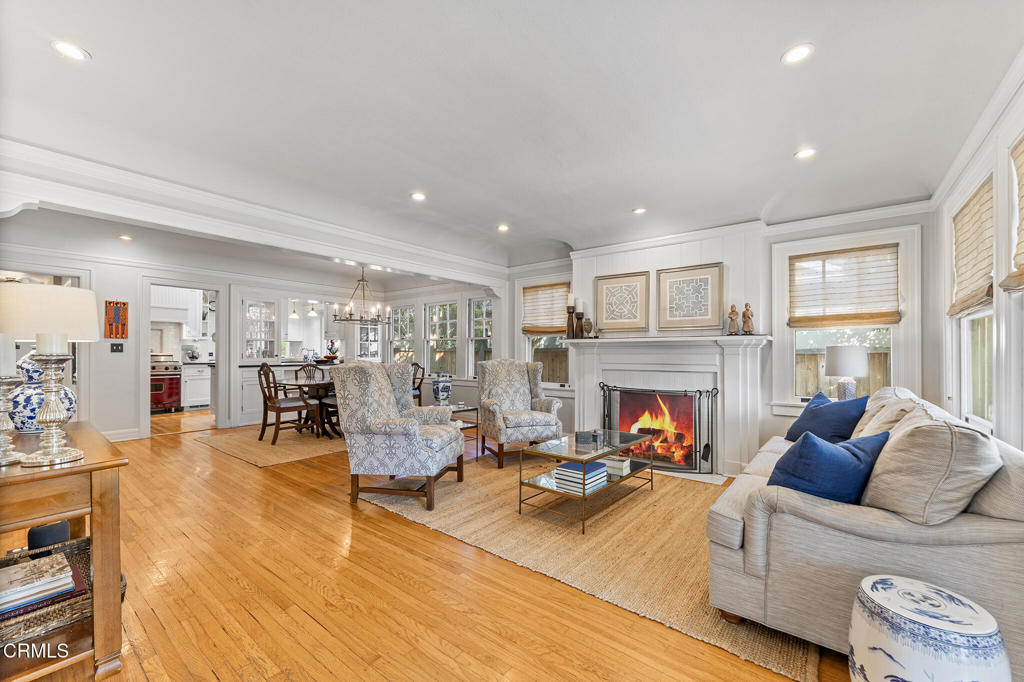 1637 Rose Villa Street Street