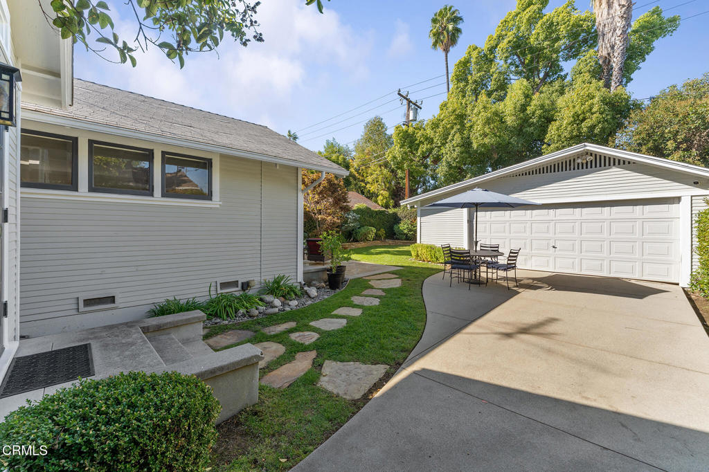 1637 Rose Villa Street Street