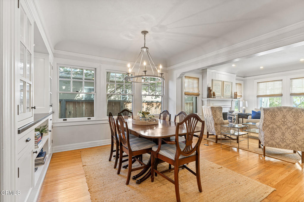 1637 Rose Villa Street Street