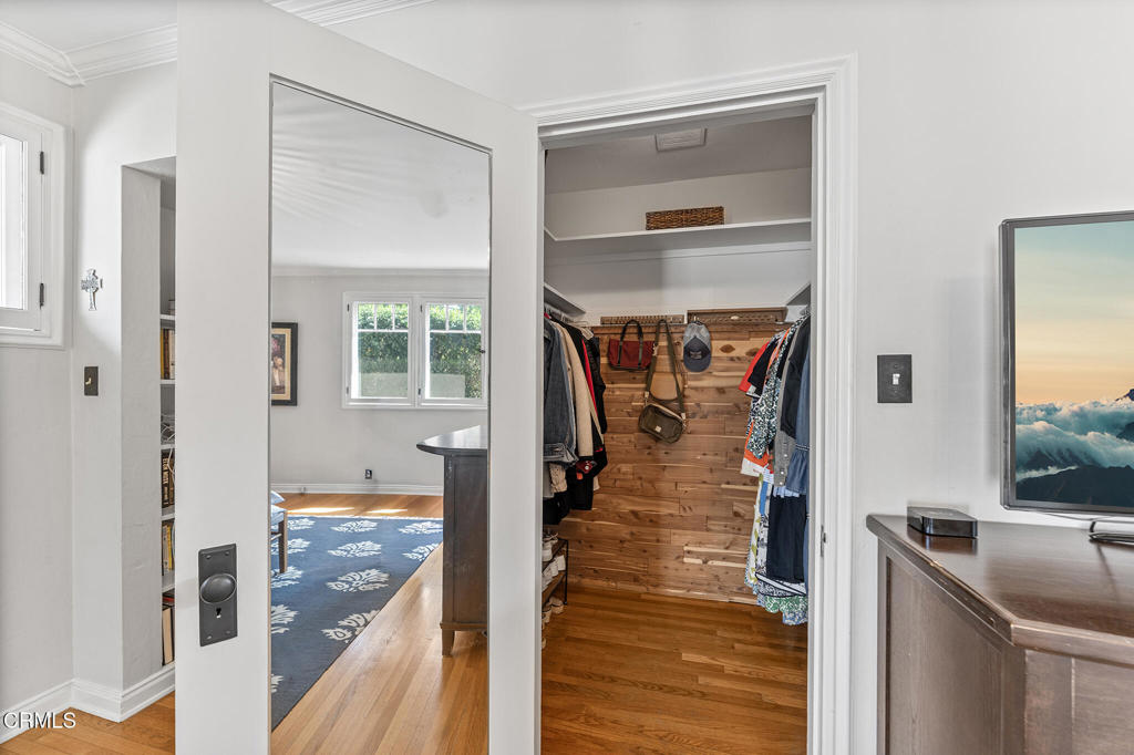 1637 Rose Villa Street Street