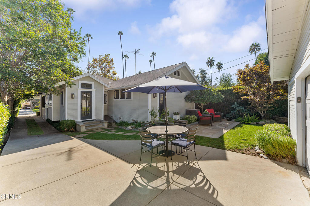 1637 Rose Villa Street Street