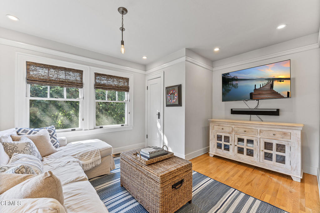 1637 Rose Villa Street Street