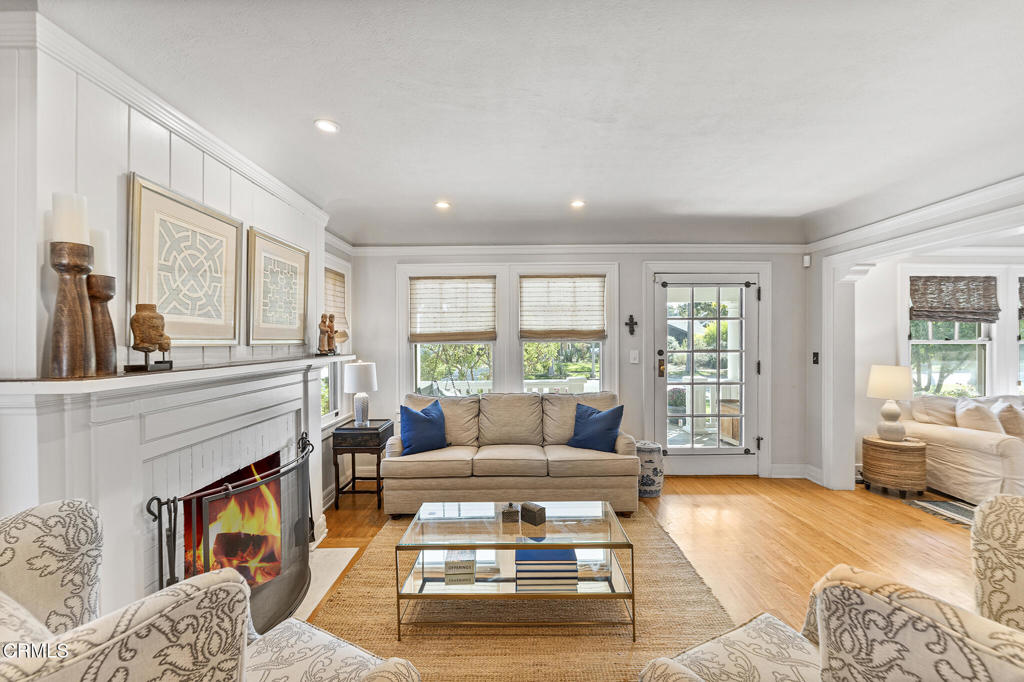 1637 Rose Villa Street Street