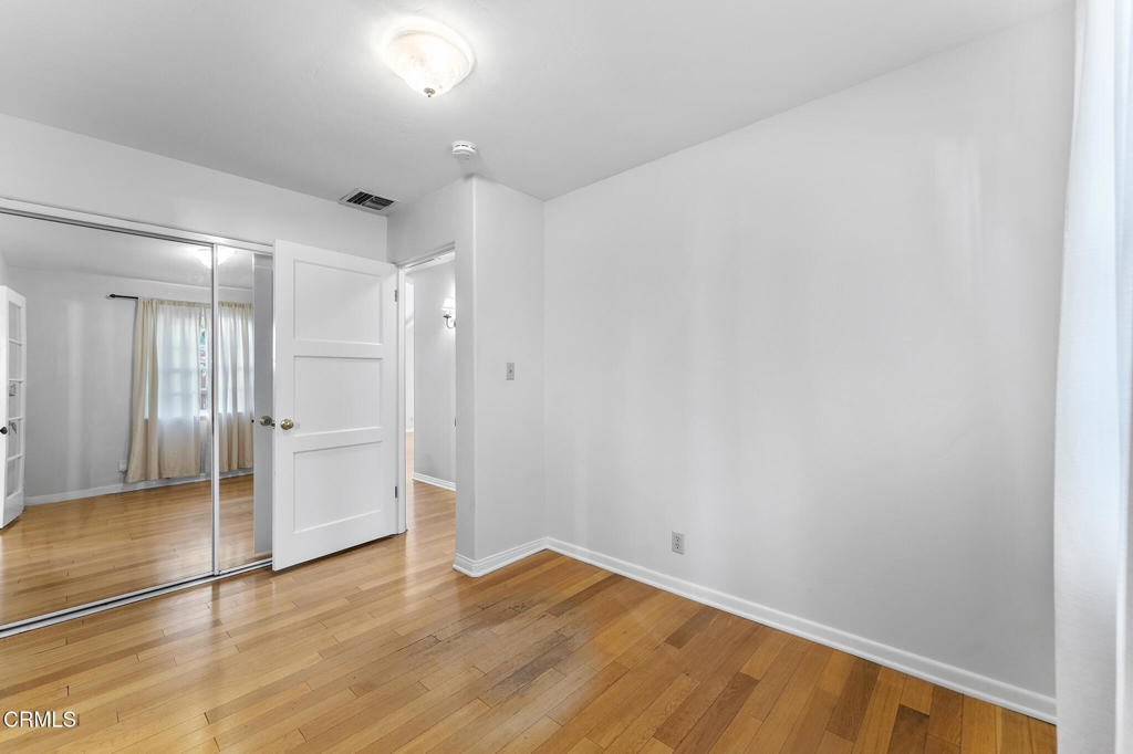 2182 E Dudley Street