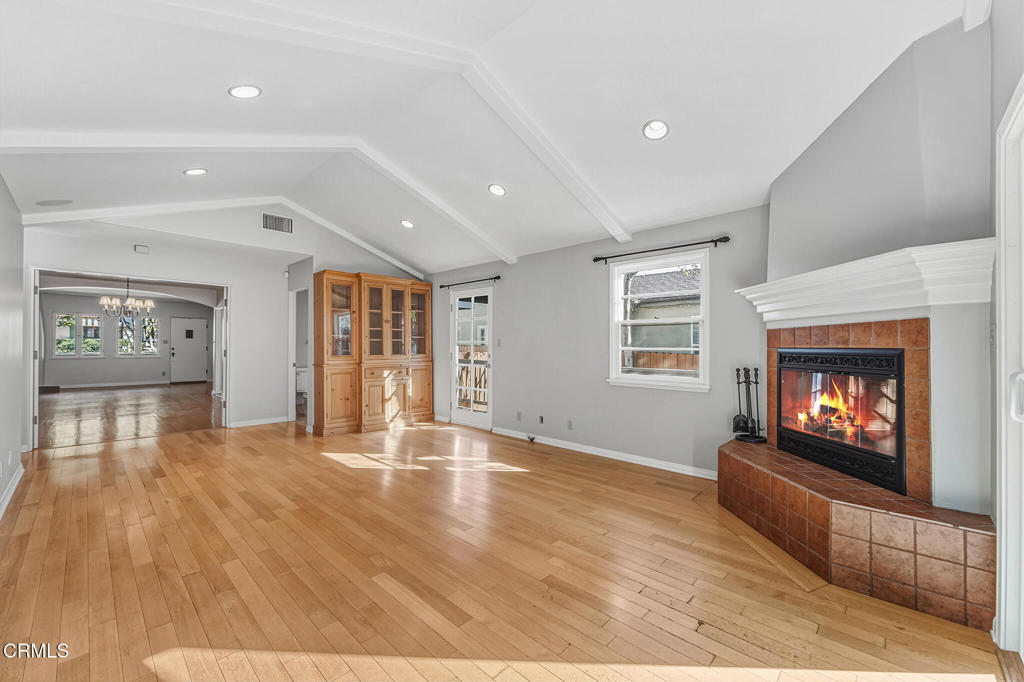 2182 E Dudley Street