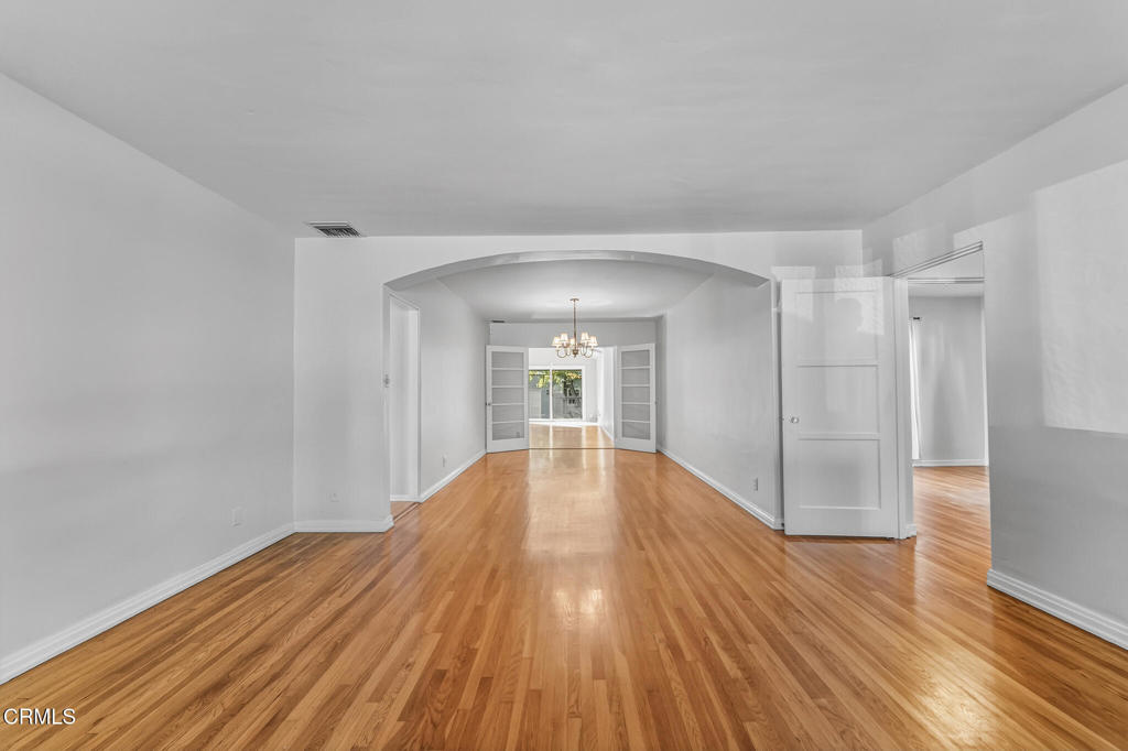 2182 E Dudley Street