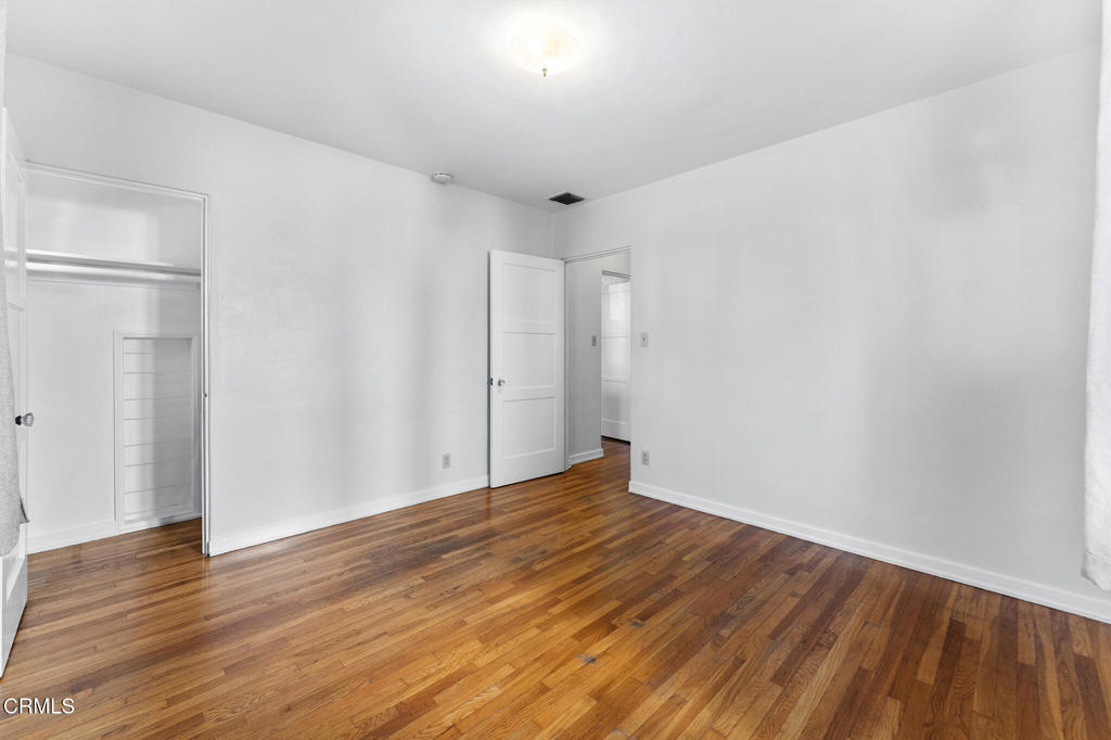 2182 E Dudley Street