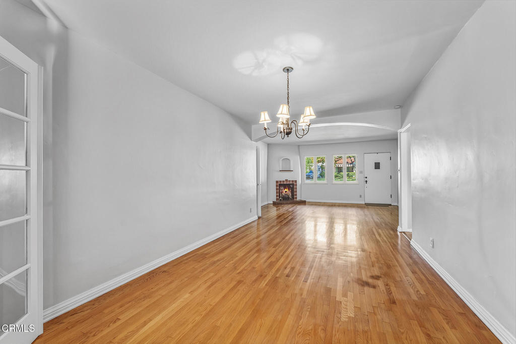 2182 E Dudley Street