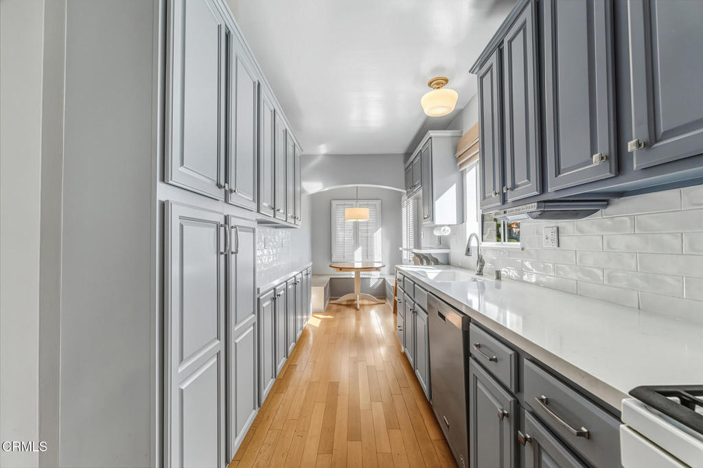 2182 E Dudley Street