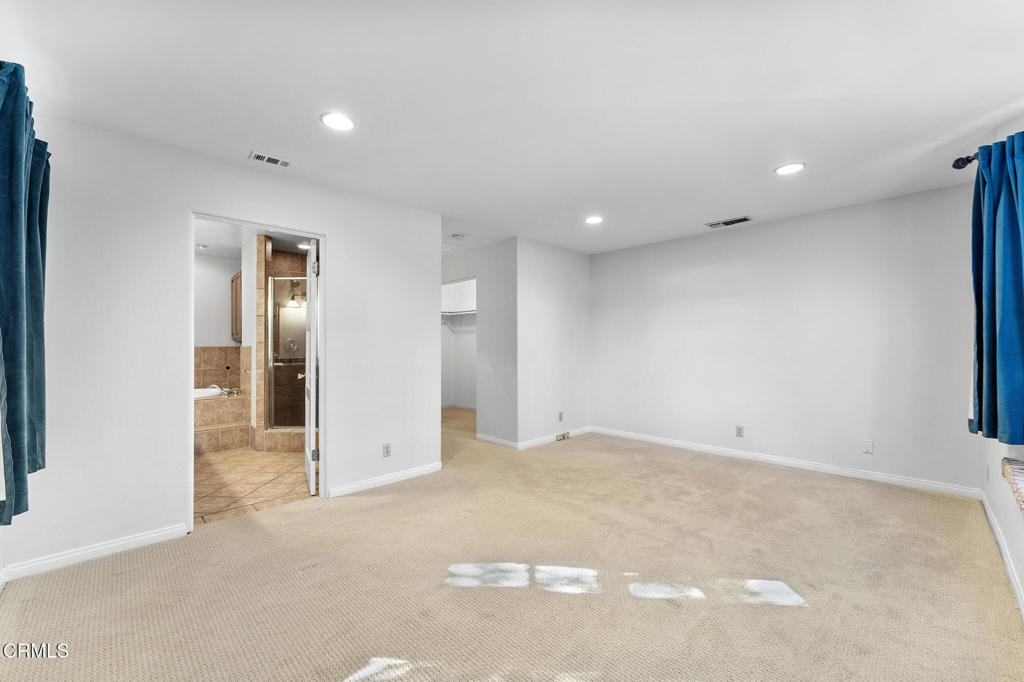 2182 E Dudley Street