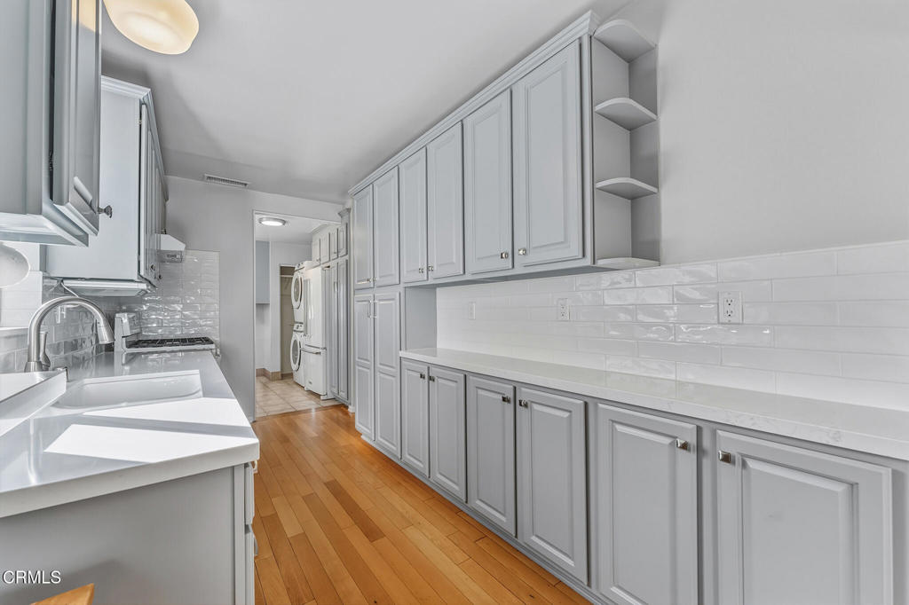 2182 E Dudley Street