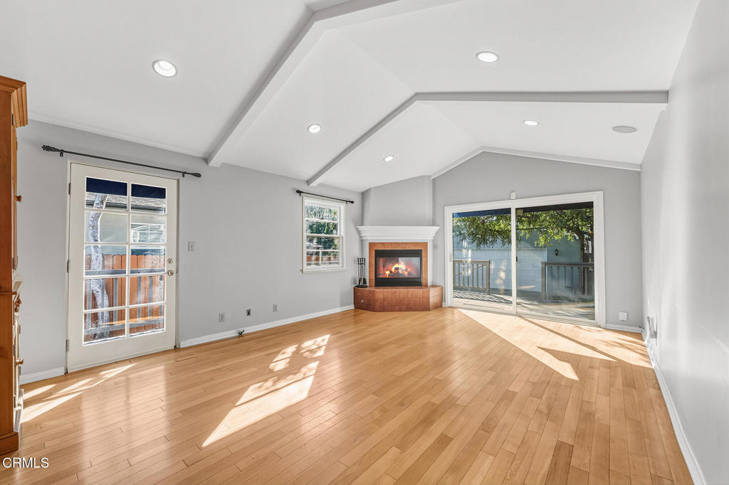 2182 E Dudley Street