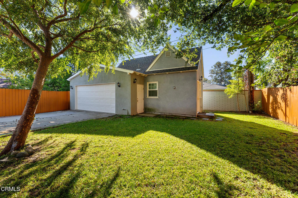 2182 E Dudley Street