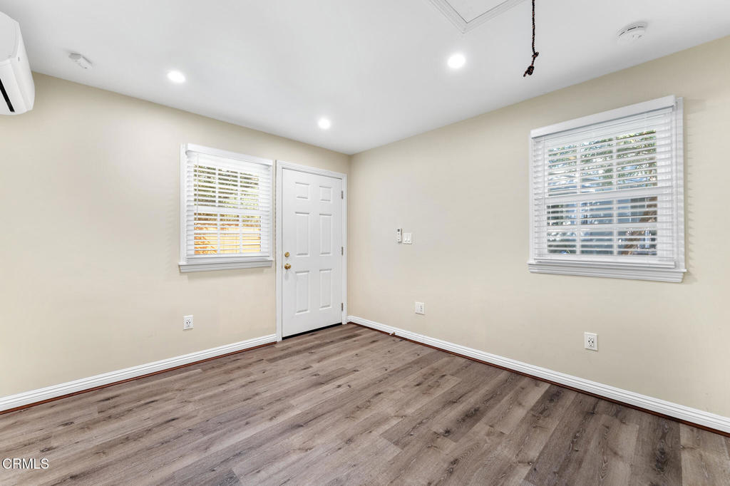 2182 E Dudley Street