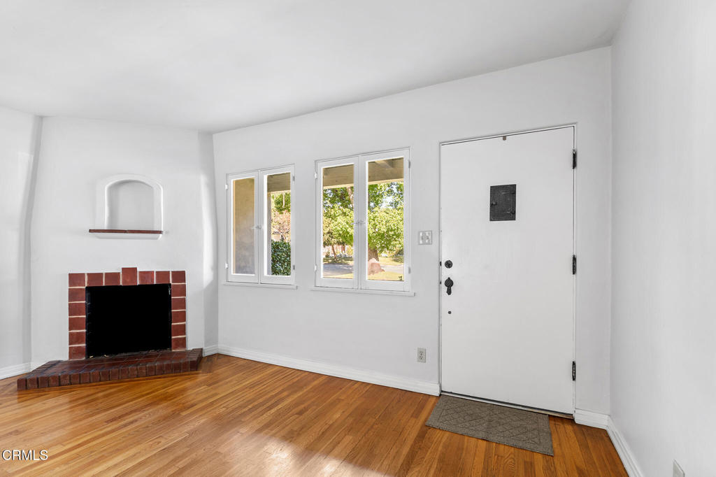 2182 E Dudley Street