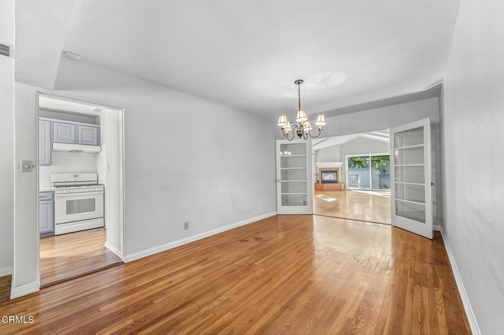 2182 E Dudley Street