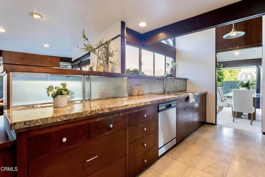 1345 Carnarvon Drive