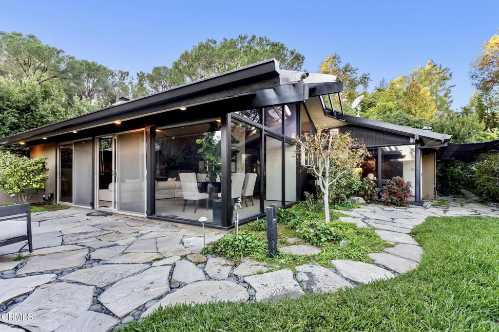 1345 Carnarvon Drive