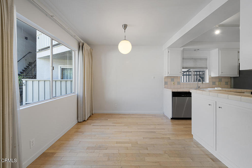 389 Cliff Drive 1