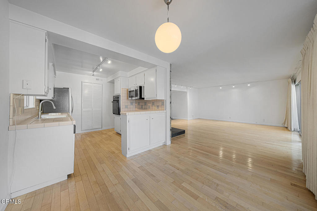 389 Cliff Drive 1