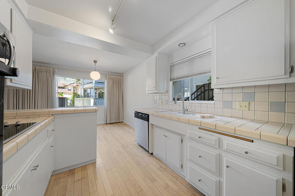 389 Cliff Drive 1