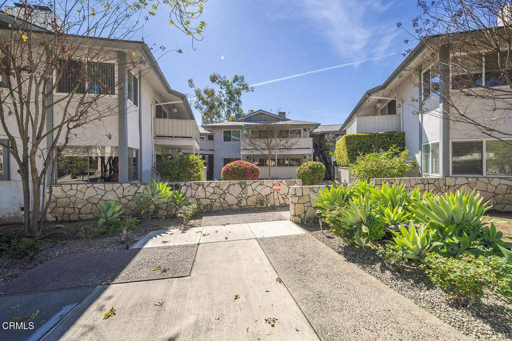 389 Cliff Drive 1