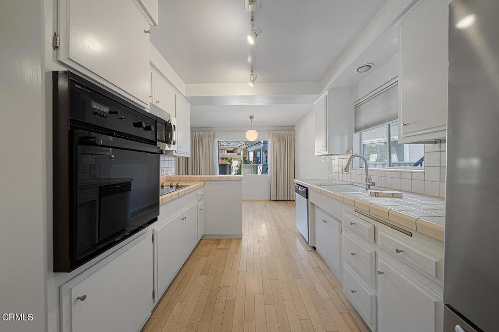 389 Cliff Drive 1