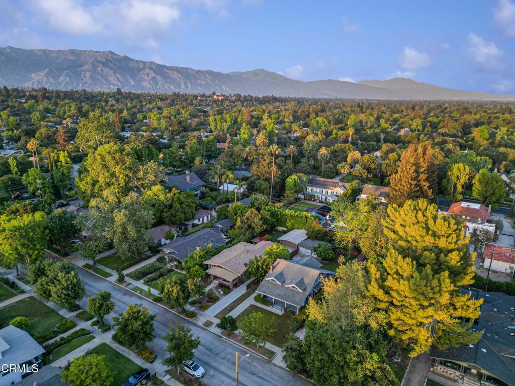 1224 Stratford Avenue