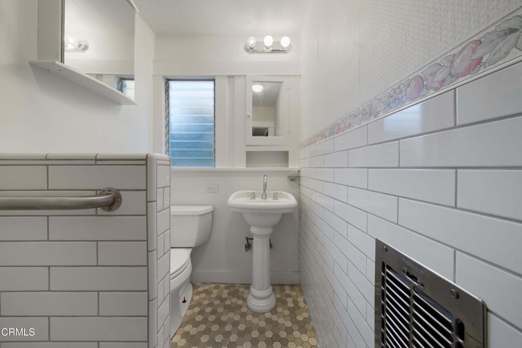 1224 Stratford Avenue