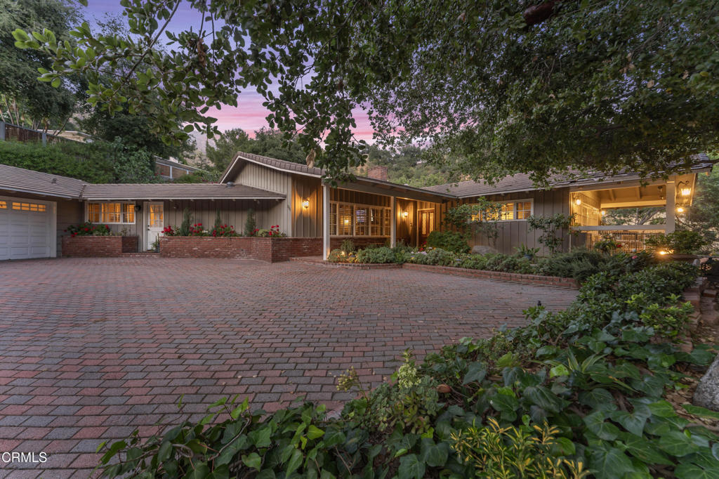 2210 Brambling Lane