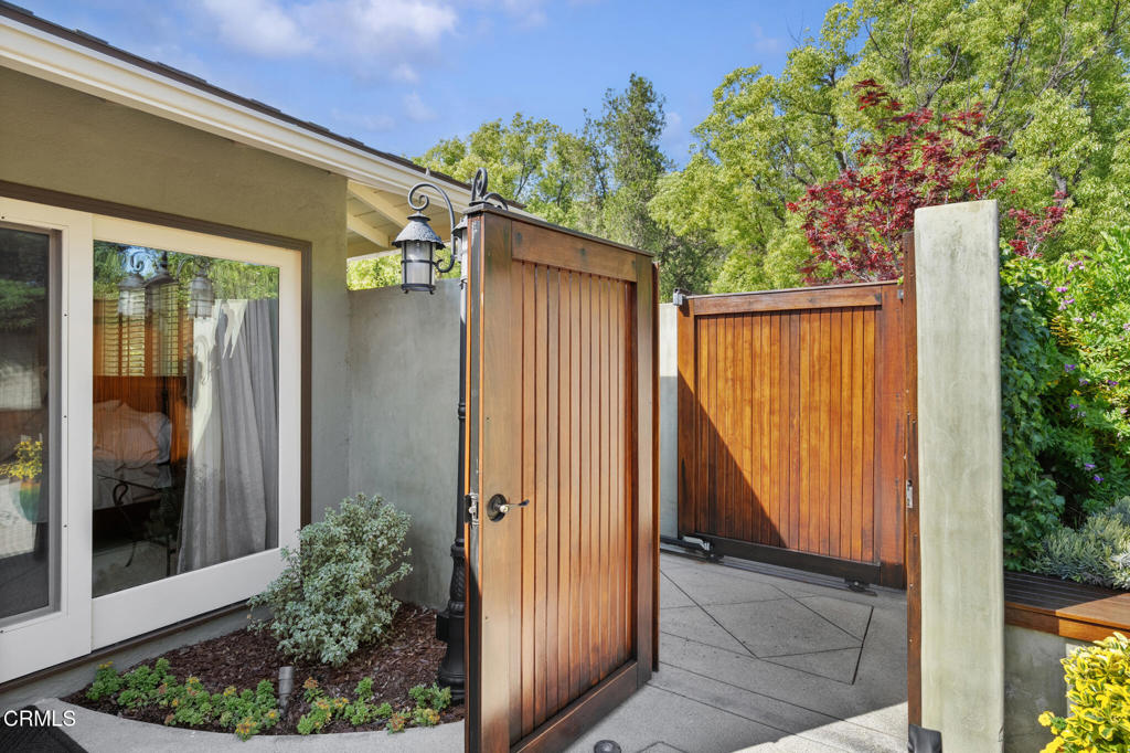 2004 Glenview Terrace