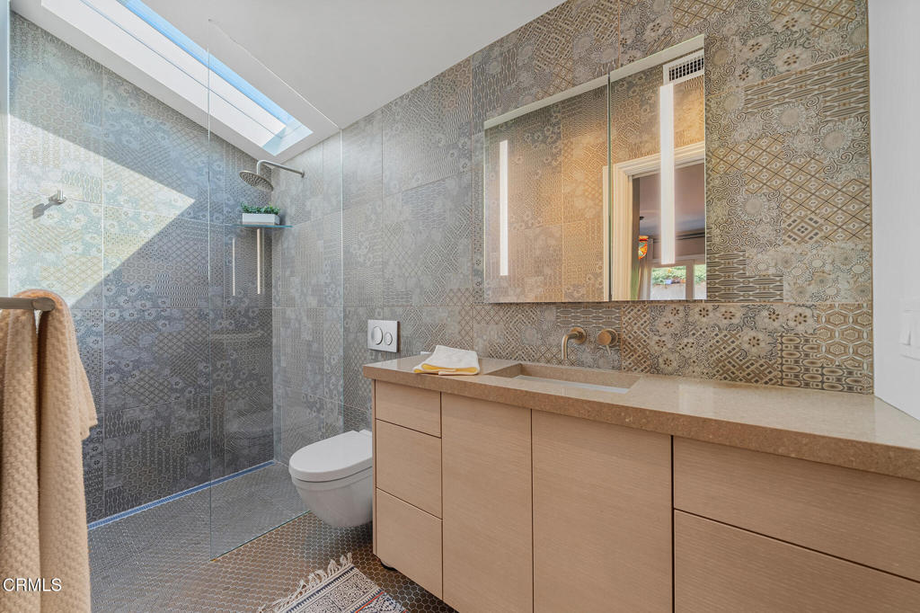 2004 Glenview Terrace