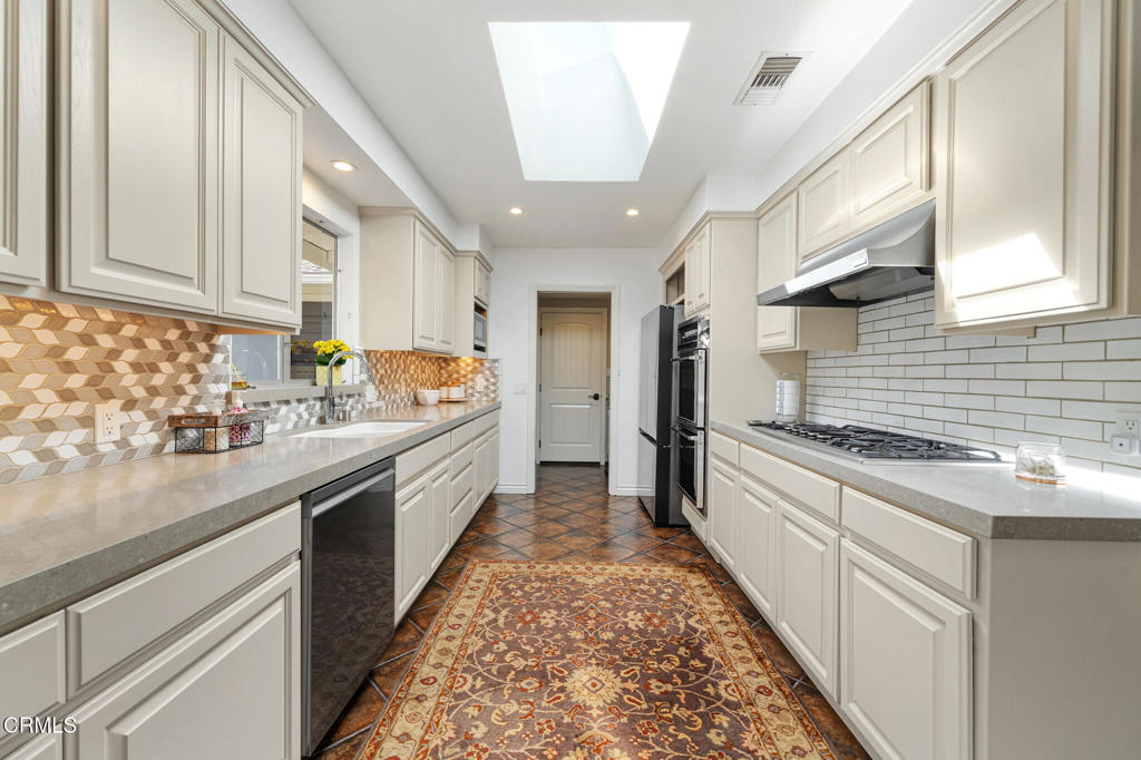 2004 Glenview Terrace