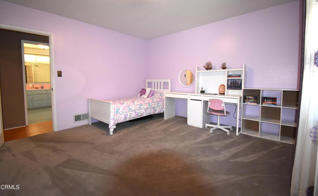 841 W Roses Road