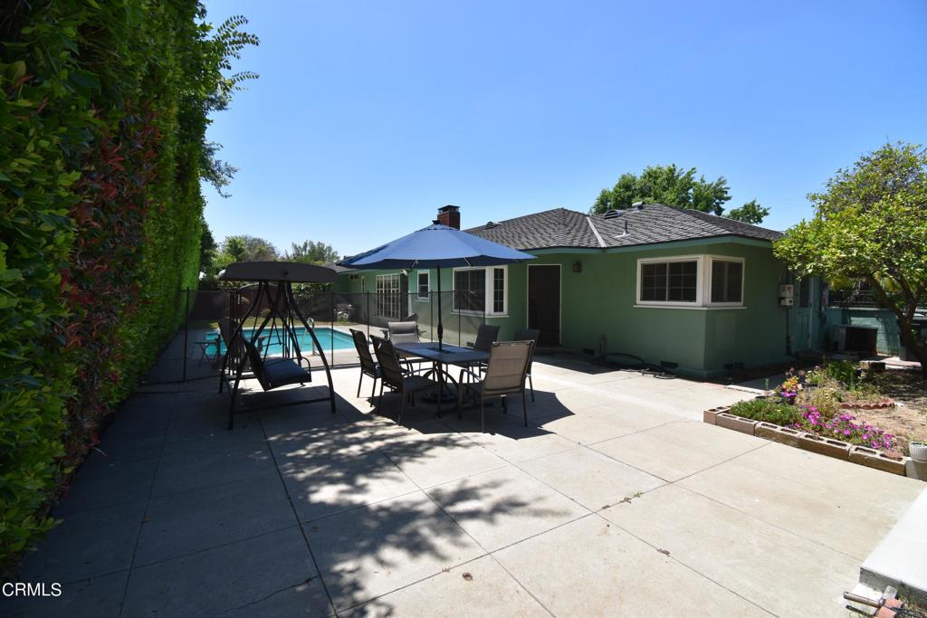 841 W Roses Road