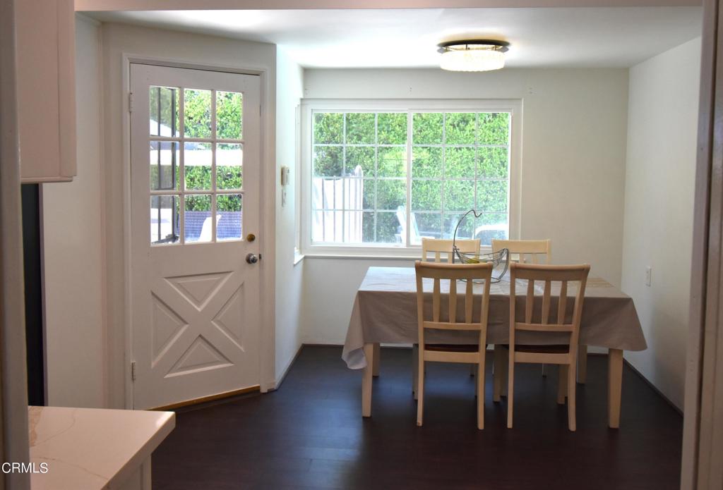 841 W Roses Road