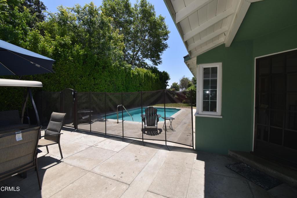 841 W Roses Road