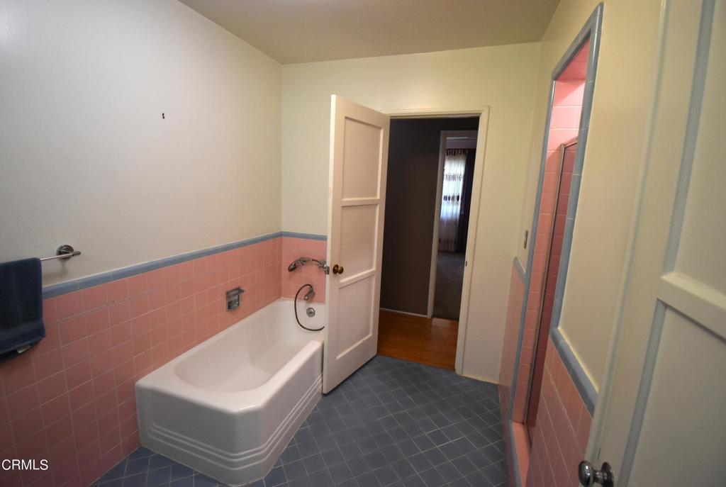 841 W Roses Road
