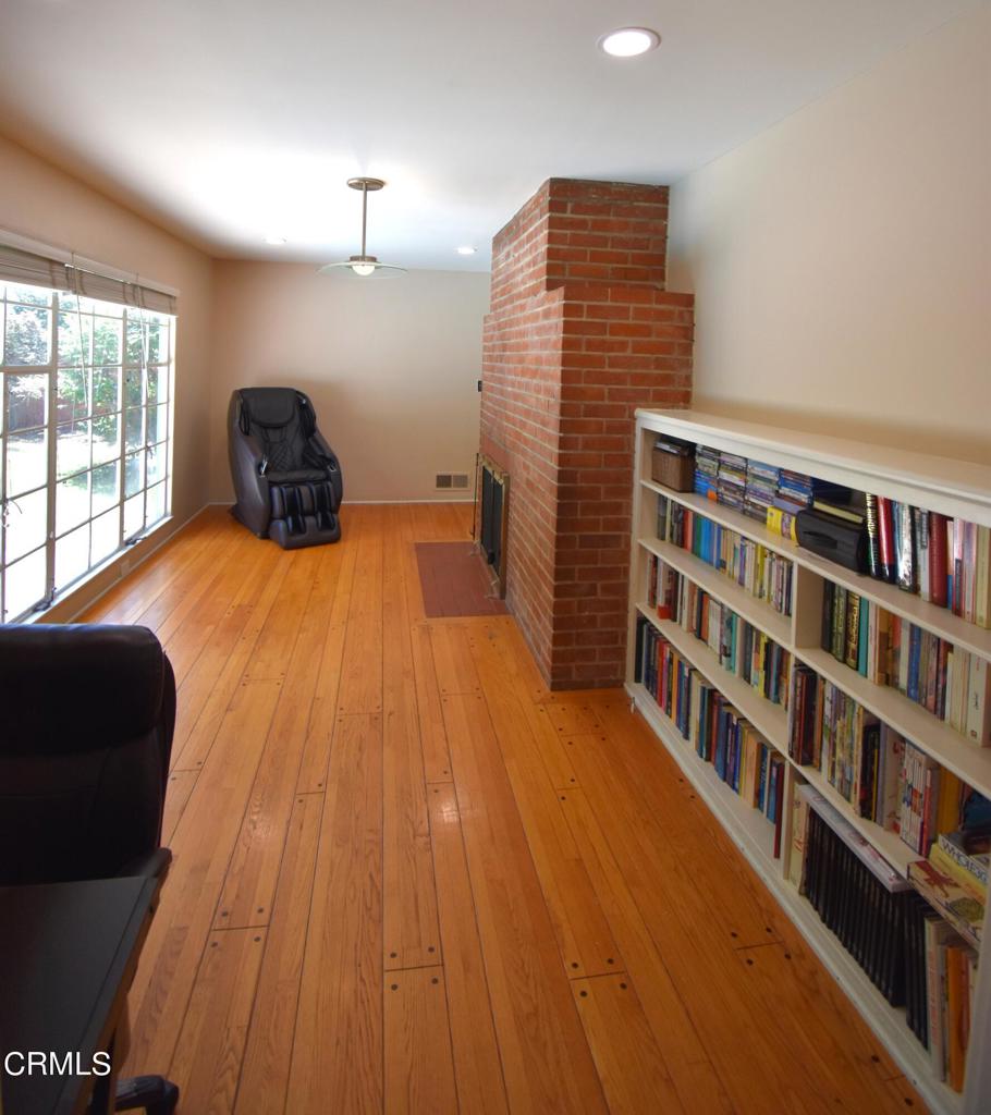 841 W Roses Road