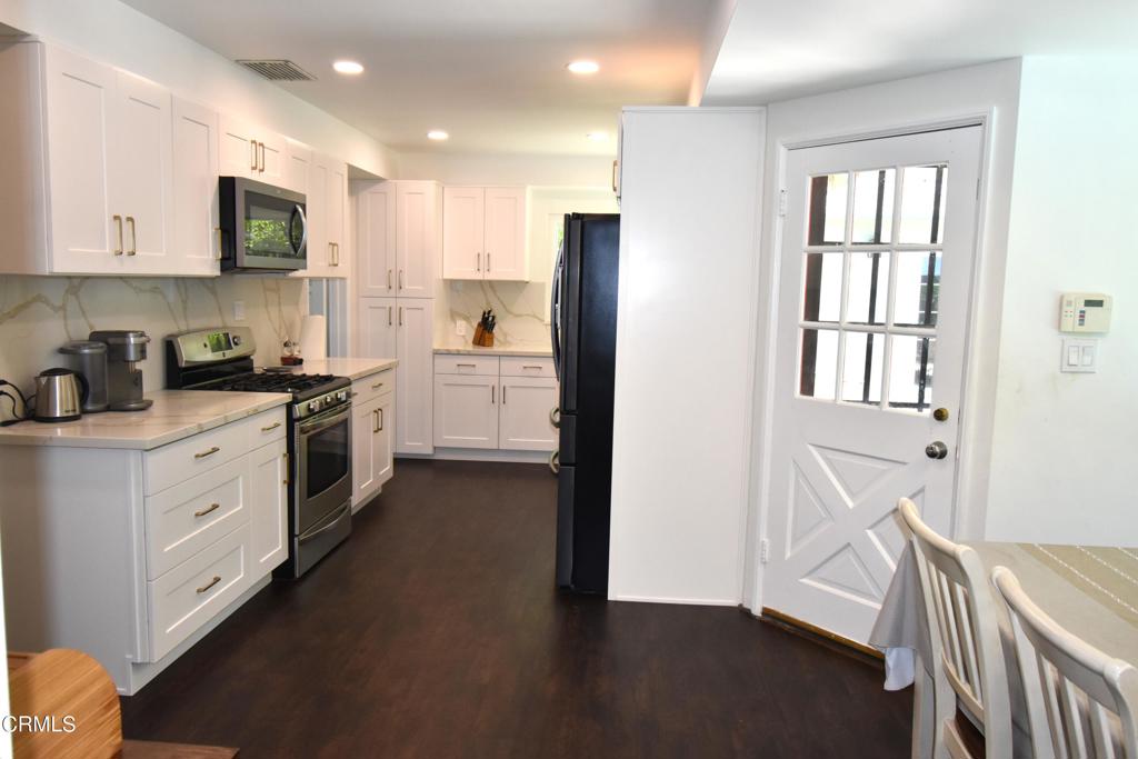841 W Roses Road