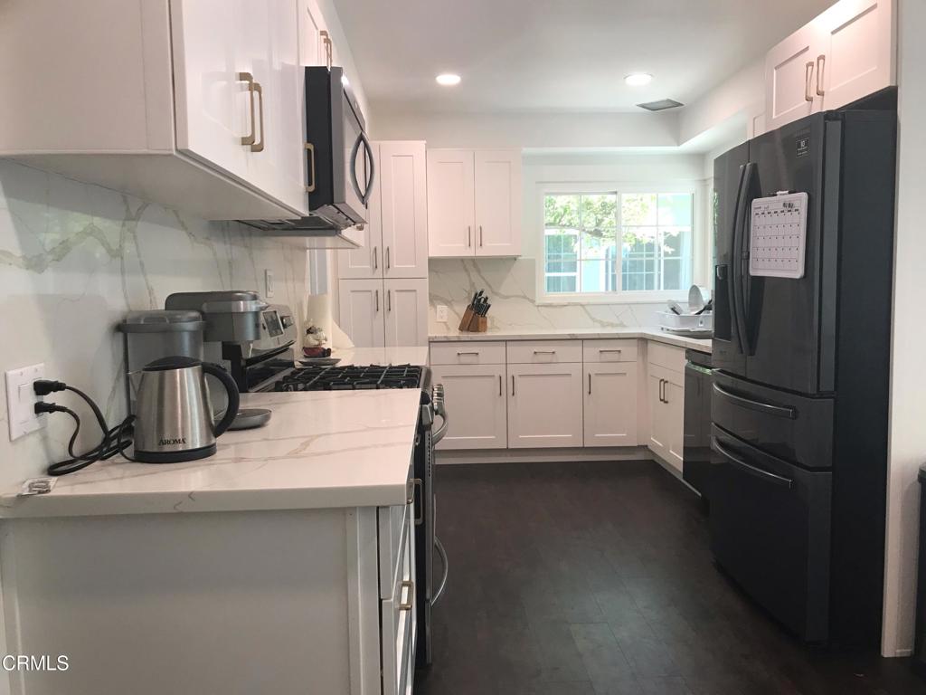 841 W Roses Road