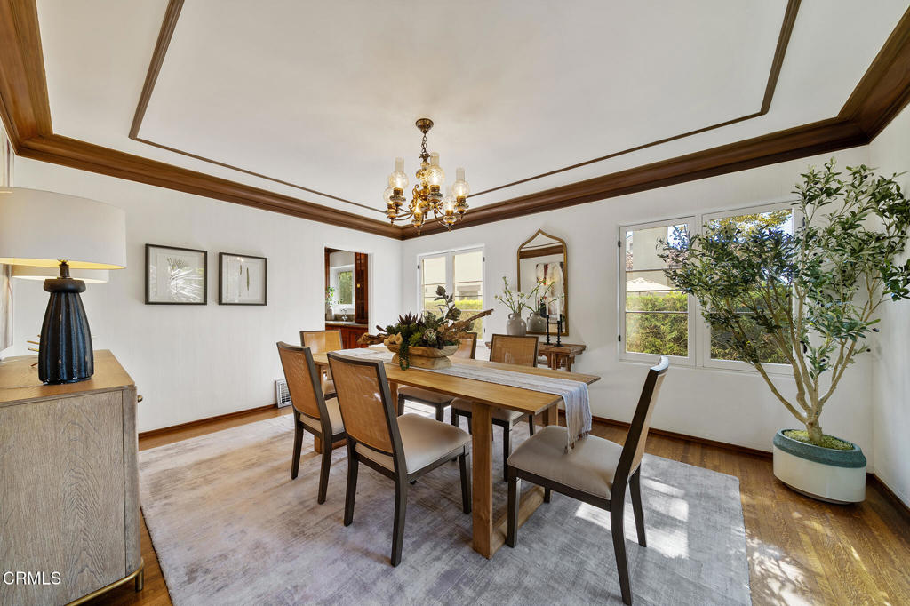 620 W Roses Road