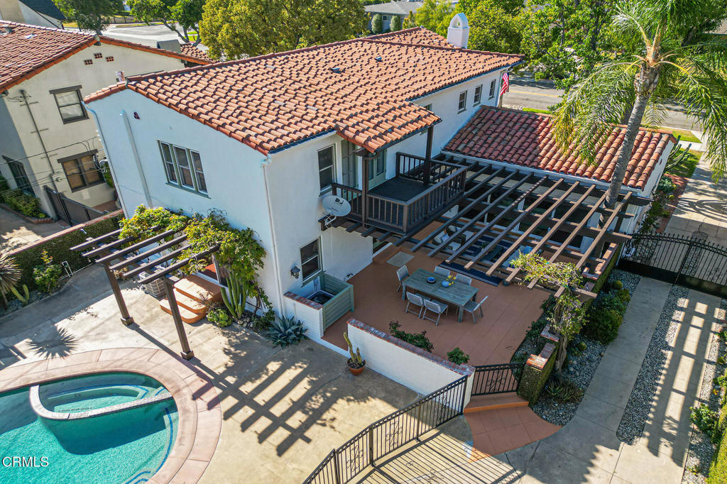 620 W Roses Road